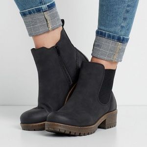 Chelsea boots